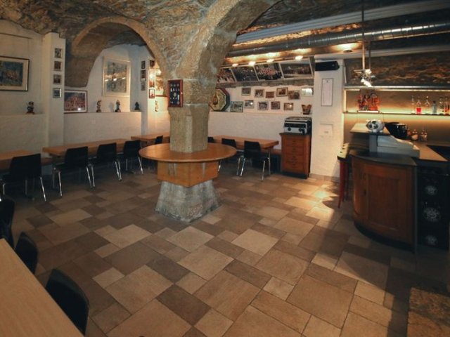 Cave de la clique des arlequins