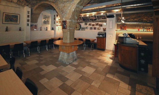 Cave de la clique des arlequins